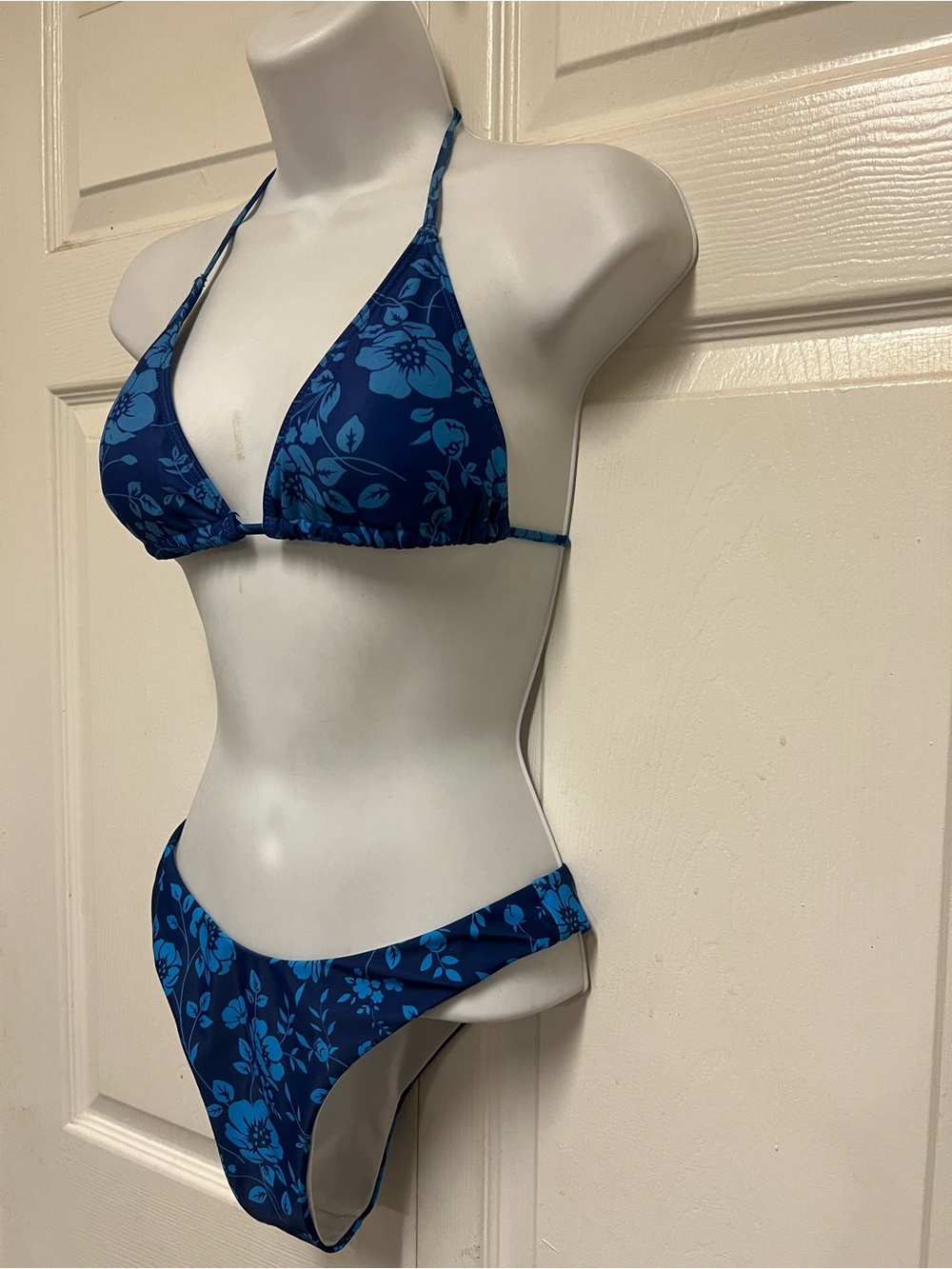 UNBRANDED Blue Floral Bikini Set - Picture 4 of 9